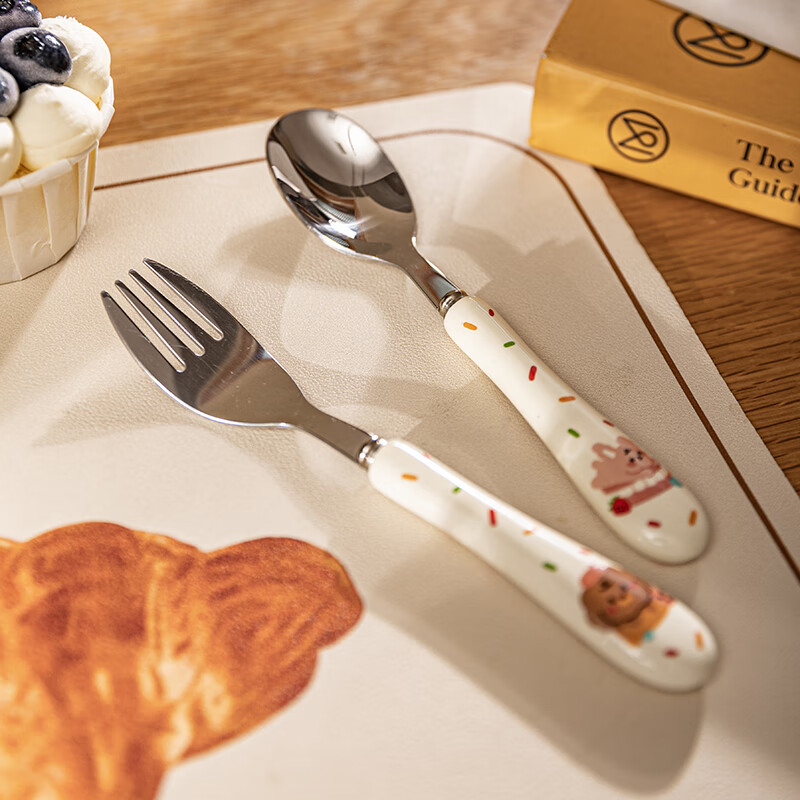 摩登主妇 mototo熊猫可爱不锈钢叉勺套装创意儿童陶瓷卡通叉子勺子 奶油系列勺子 26.8元