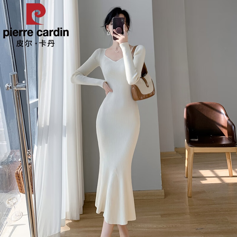 皮尔·卡丹 皮尔卡丹（pierre cardin）法式方领针织连衣裙女秋冬天春秋冬内搭毛衣裙修身显瘦包臀鱼尾裙 159.6元