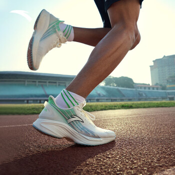 ANTA 安踏 羚跑3代丨缓震跑步鞋男训练中考体测运动鞋男鞋112325585