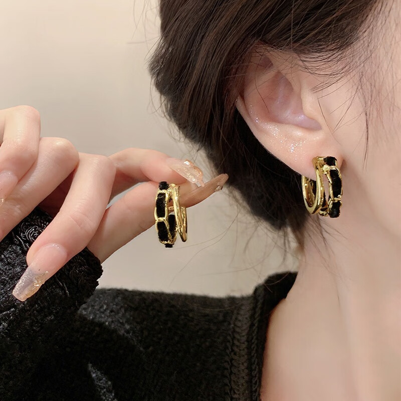 皮革耳圈女气质耳环银耳钉小众设计感高级耳饰 券后18.9元