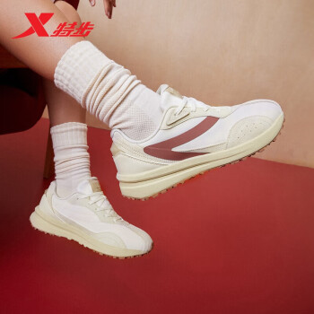 XTEP 特步 女鞋舒适运动女士休闲鞋耐磨 帆白/茶白色/砖红色 38