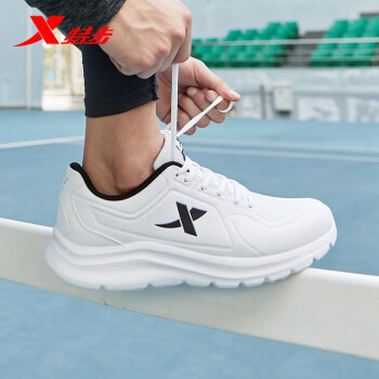 XTEP 特步 男子跑鞋 881319119078 白色 42