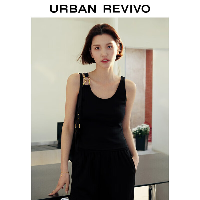 URBAN REVIVO UR2024夏季新款女小众设计感金属扣U领修身短款背心UWG440066 99元