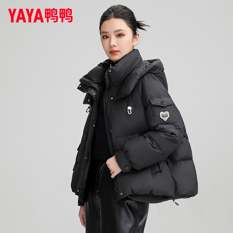 YAYA 鸭鸭羽绒服 鸭鸭（YAYA）羽绒服女短款2024年冬季新款小个子时尚撞色连帽休闲保暖外套 券后269元