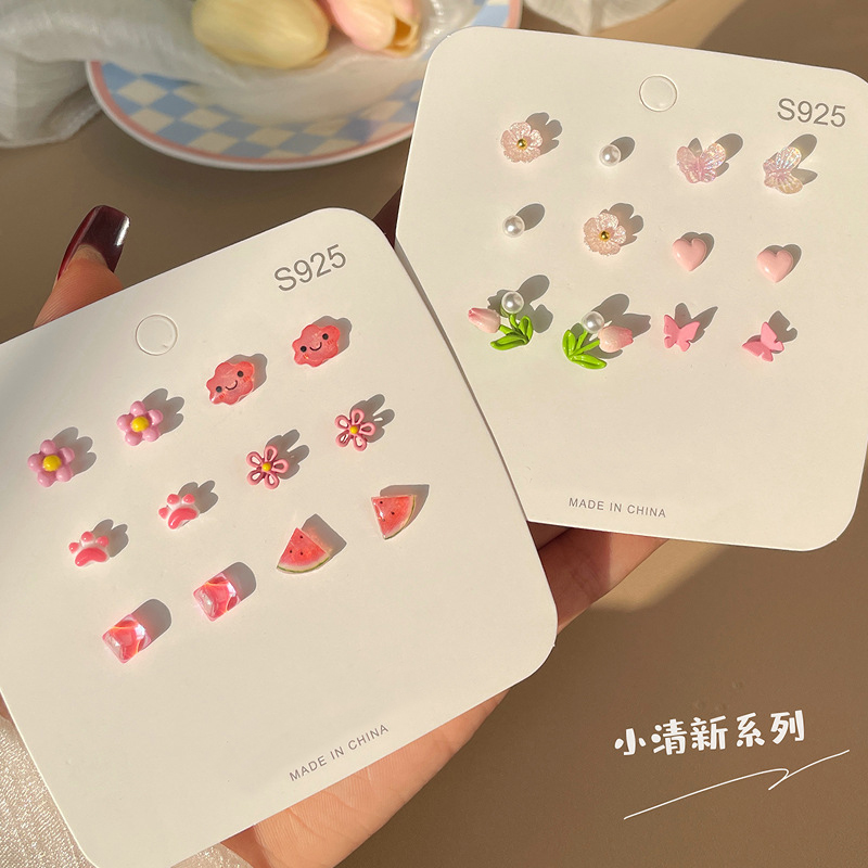 一周日日新套裝新款可愛花朵小耳釘女樹脂蝴蝶設(shè)計(jì)銀針耳飾