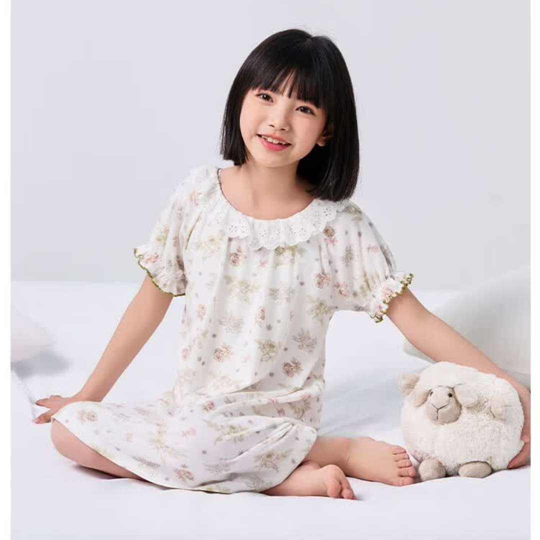 20点：有棵树 儿童棉莫代尔无骨碎花睡袍 44.95元、包邮