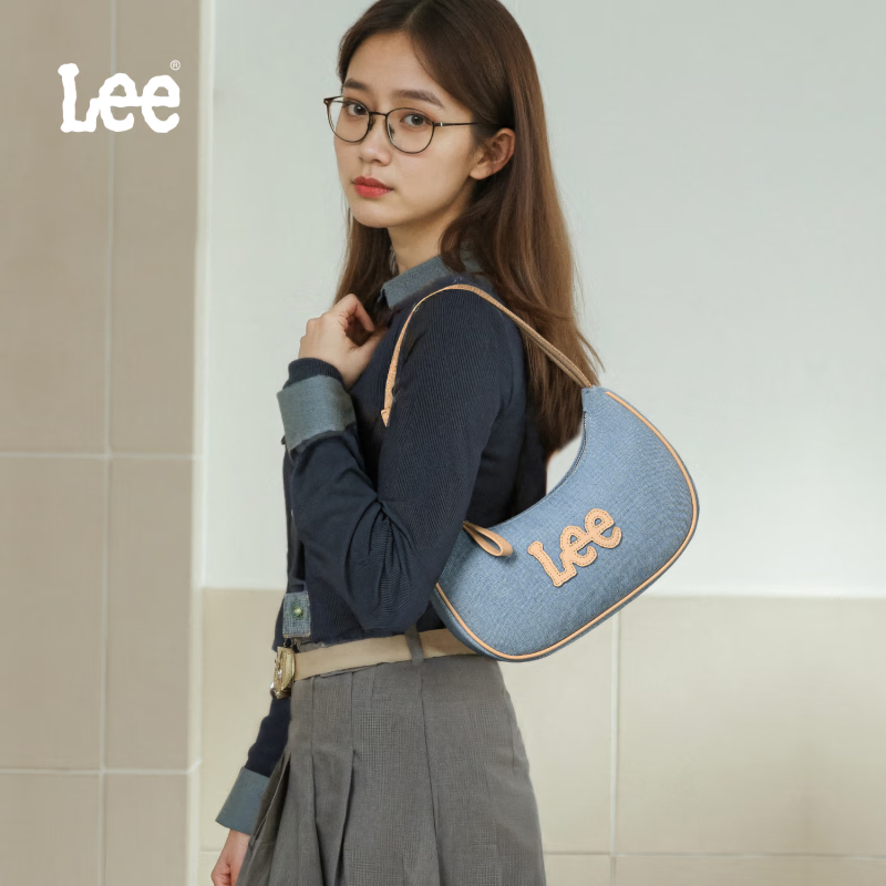 Lee 飞织丹宁腋下包斜挎新月包 浅牛仔蓝 券后169元